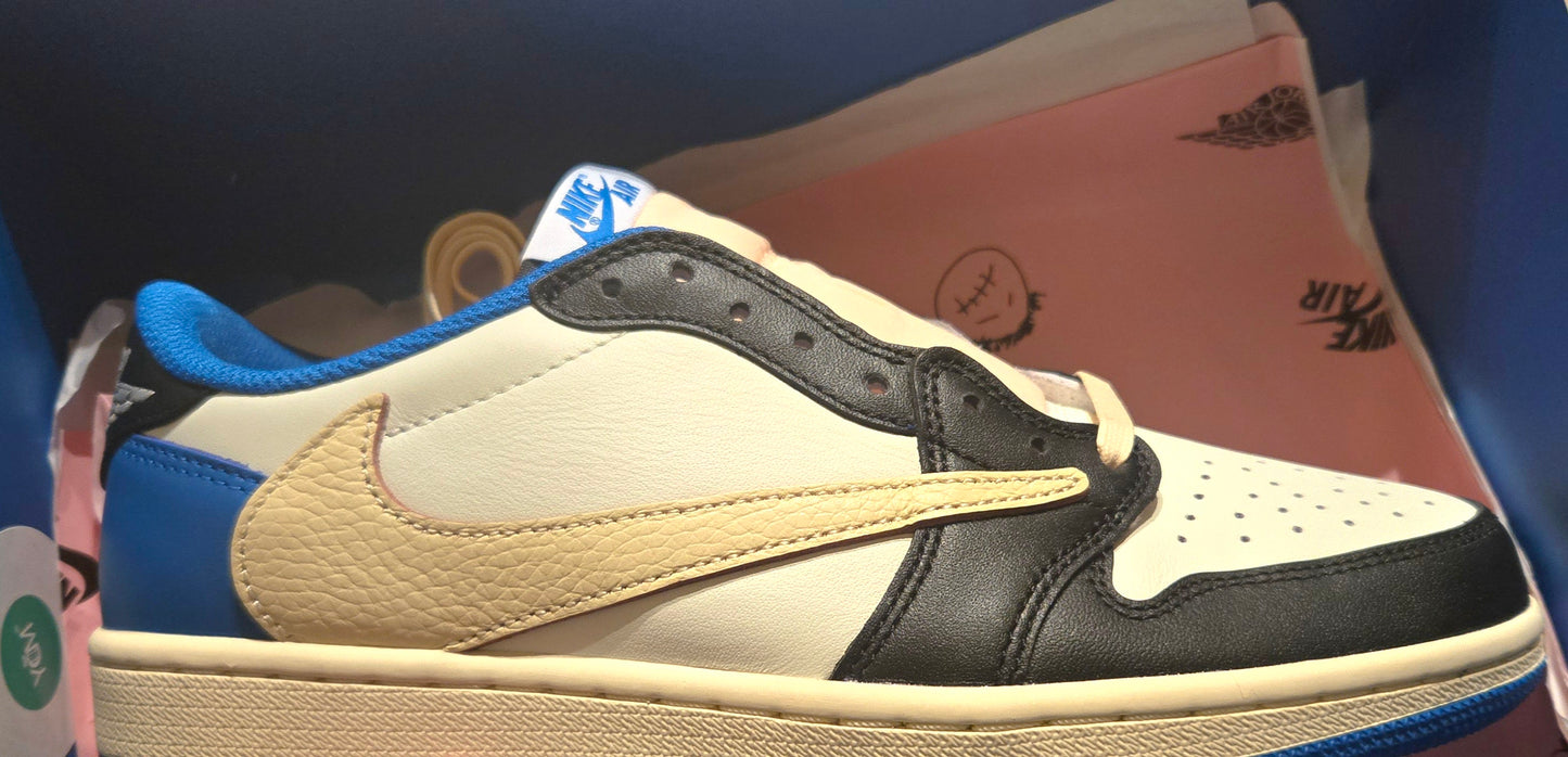 Air Jordan Low Travis Scott ( 8.5 )