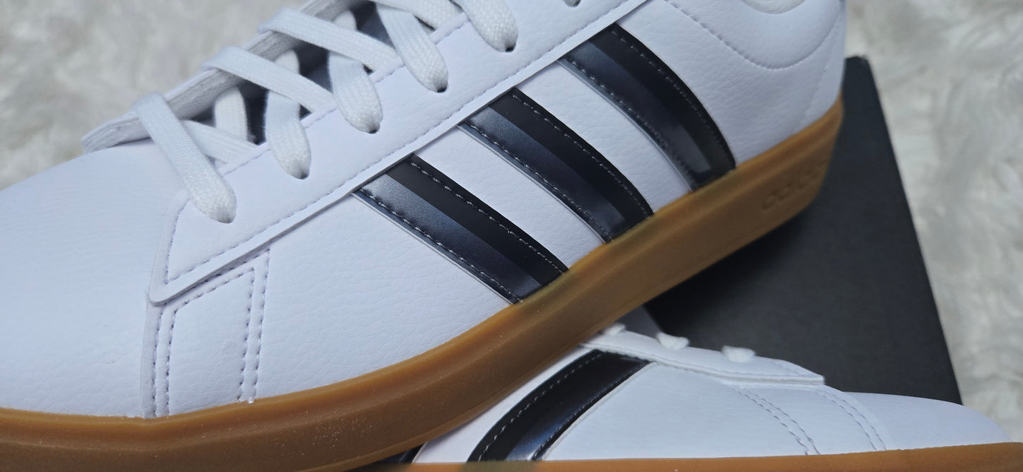 Grand Court Adidas (7.5 ) White
